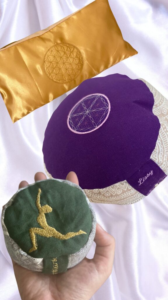 So bestellst du ein Meditationskissen bei mir - Titelbild, Kissen Liebe