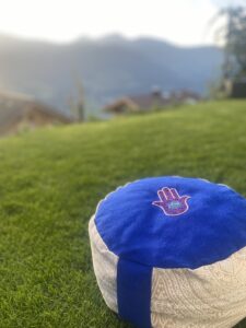 blaues Meditationskissen