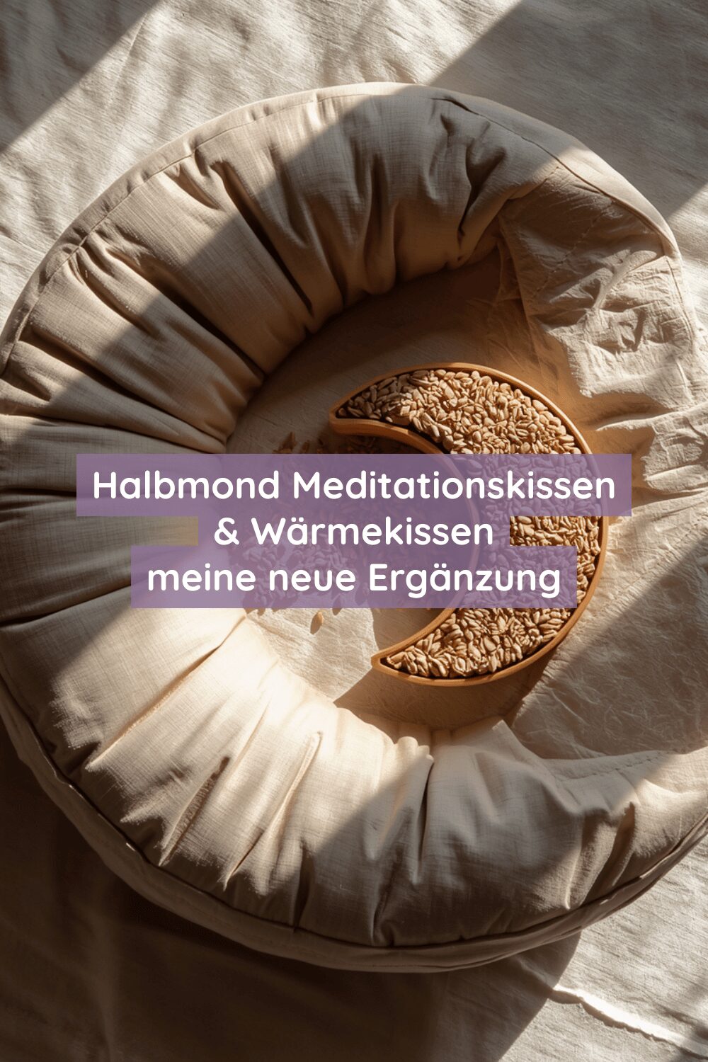 Halbmond Meditationskissen, KI-generiertes Bild