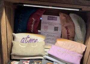 Handgemachtes Augenkissen und Wärmekissen von wool.lis.stitch im ‘s Fachl München